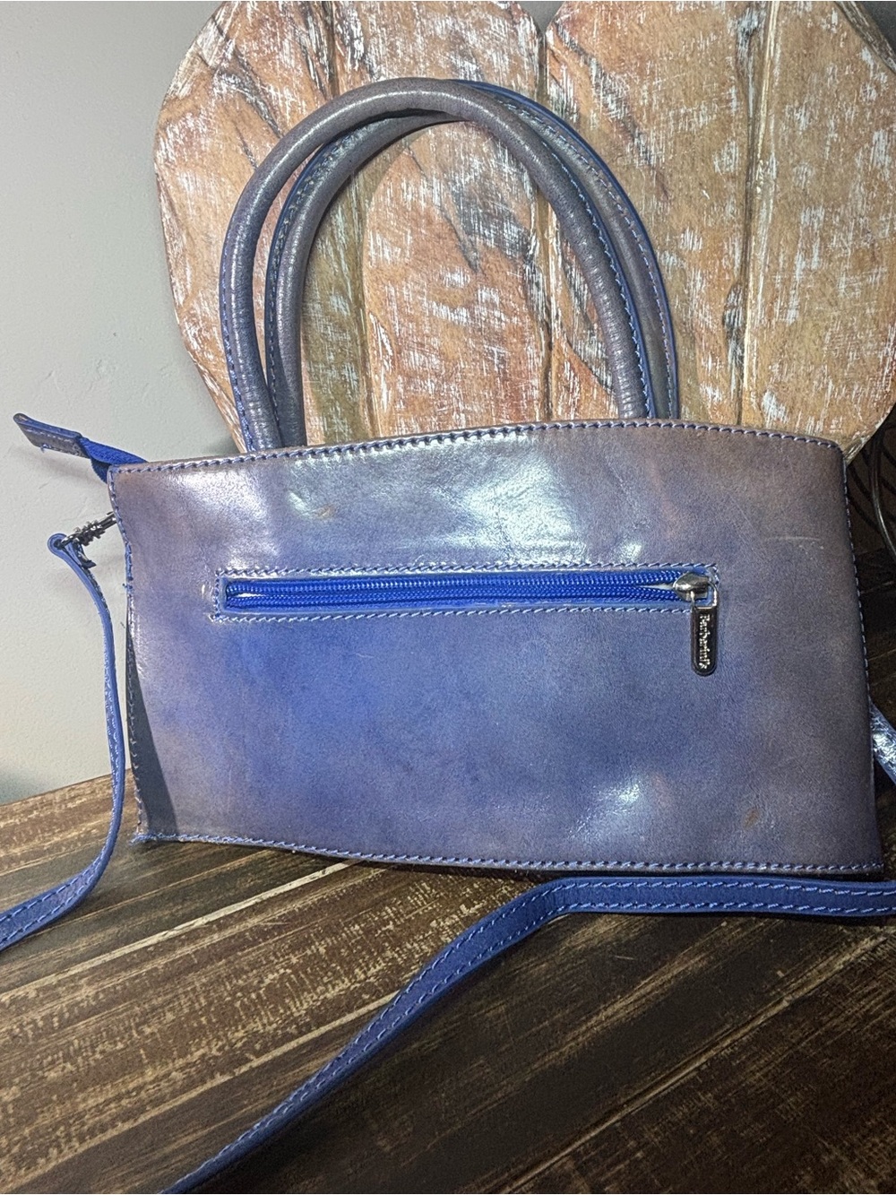 Vintage Barberini's Firenze blue leather hobo shoulder bag with a zipper closure